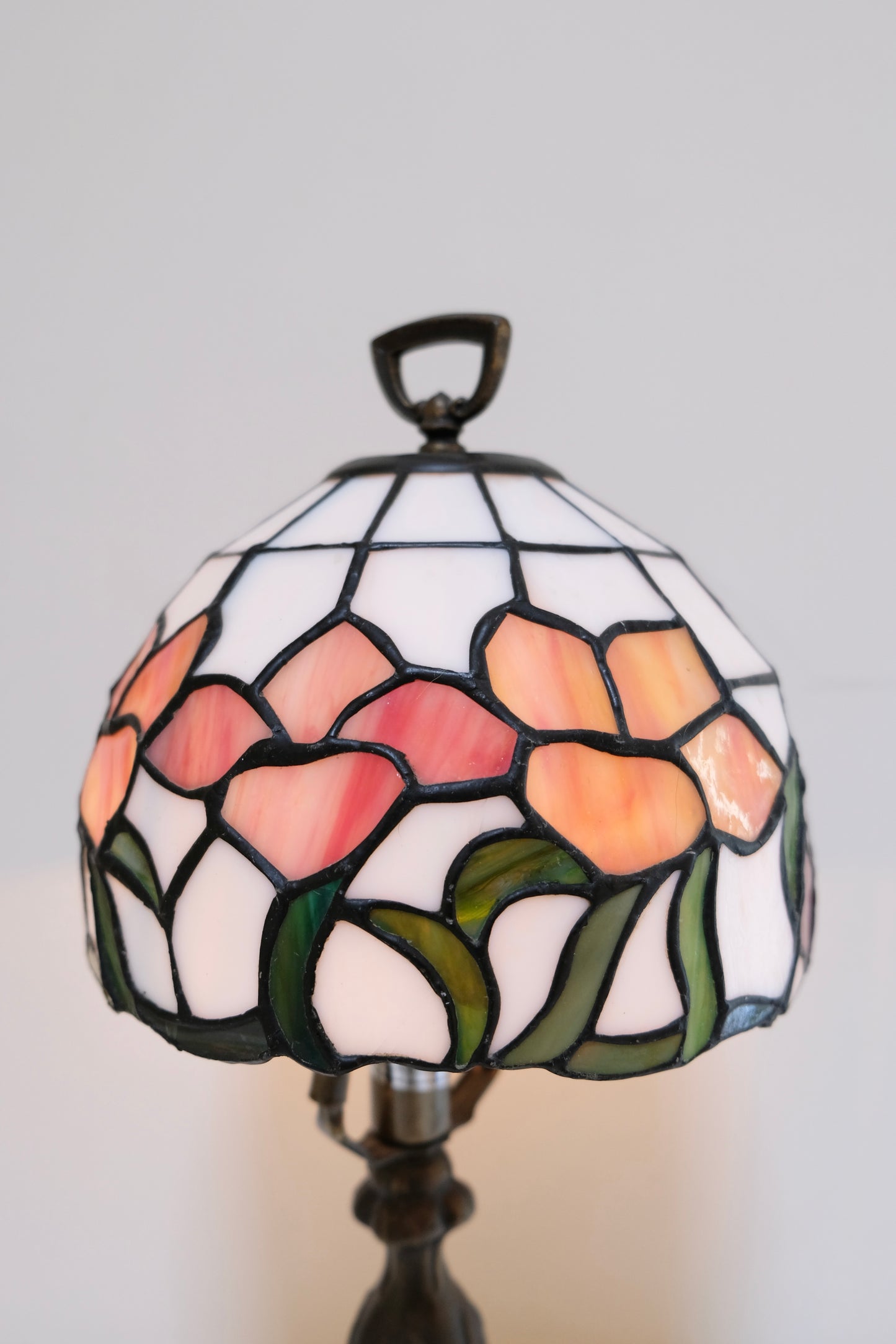 Vintage Tiffany-Style Milk Glass Boudoir Lamp