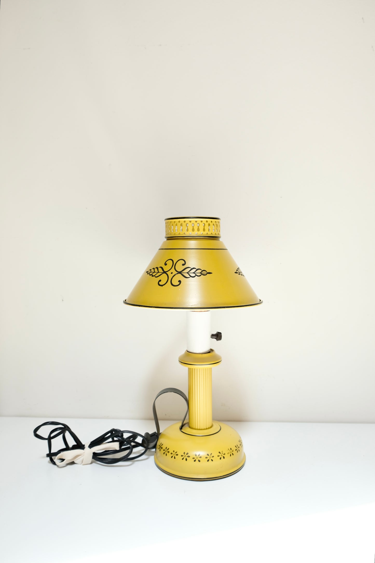 Vintage Yellow Tole Metal Desk Table Lamp with Shade