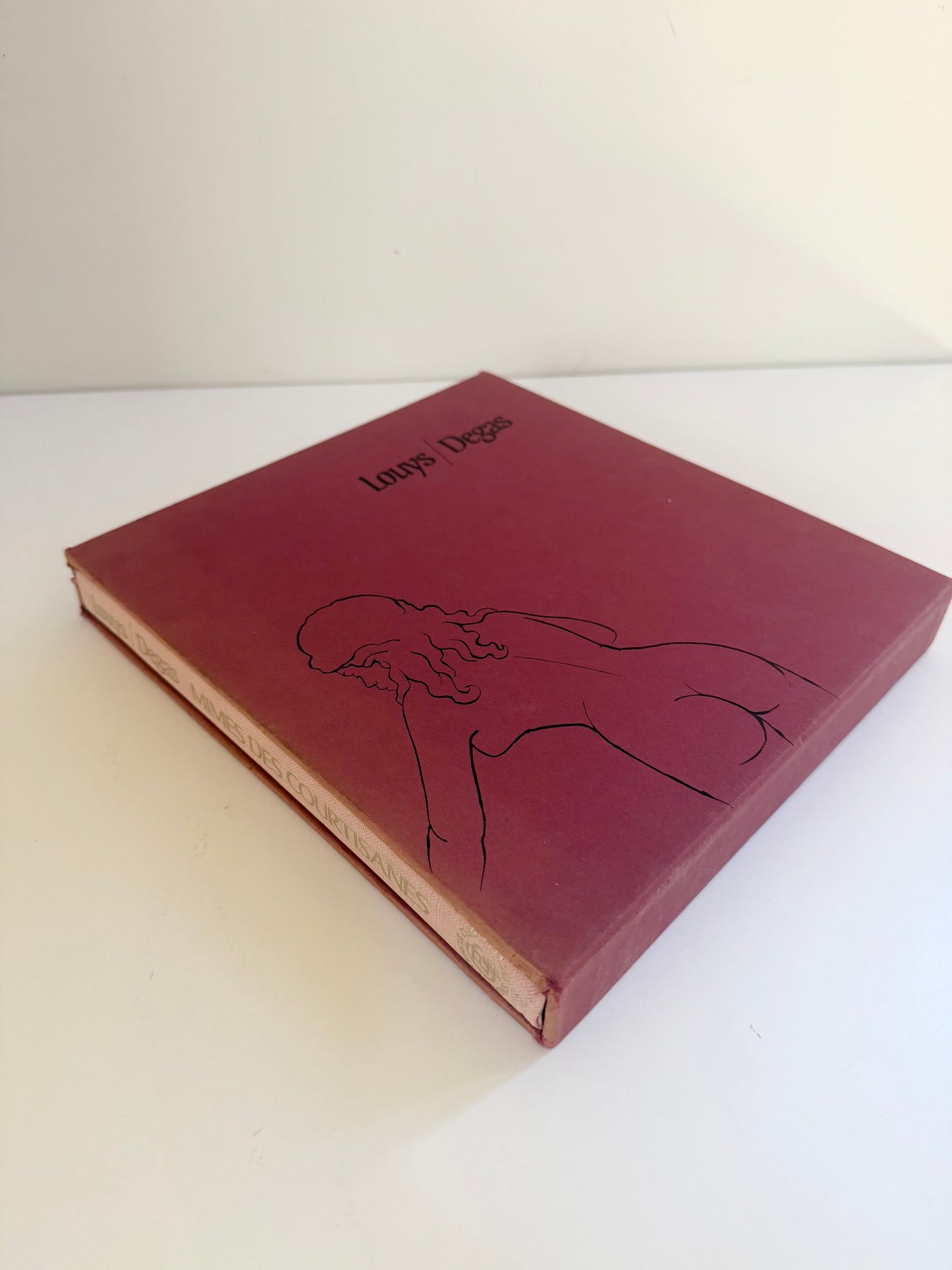 “Mimes des Courtisanes / Dialogues of the Courtesans” by Lucian of Samosata (1967)