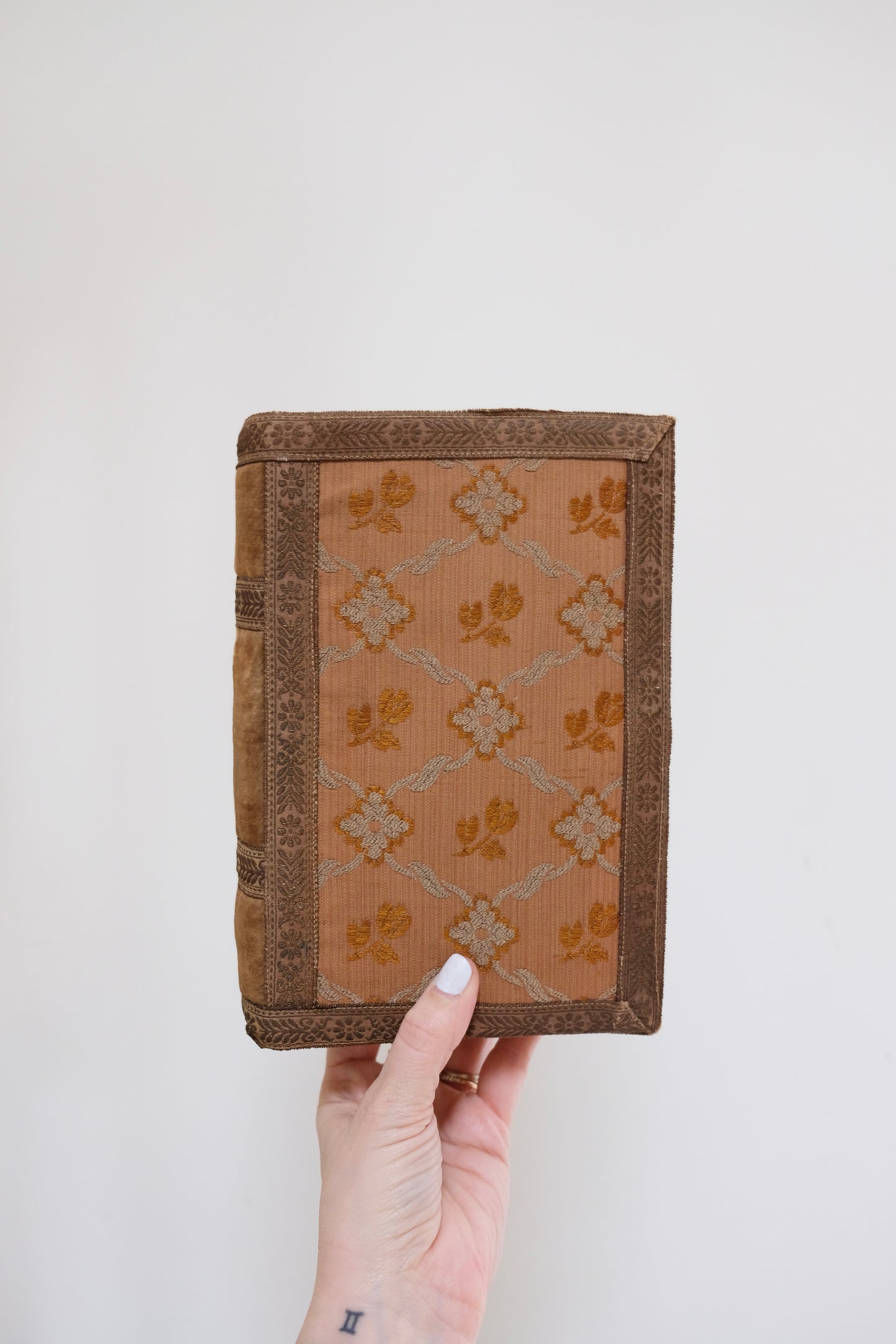 Antique 1909 Samuel Pepys Book
