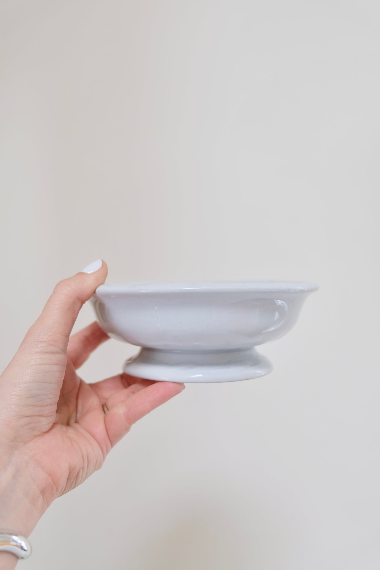 Small Antique Footed Ironstone Dish – J & G Meakin