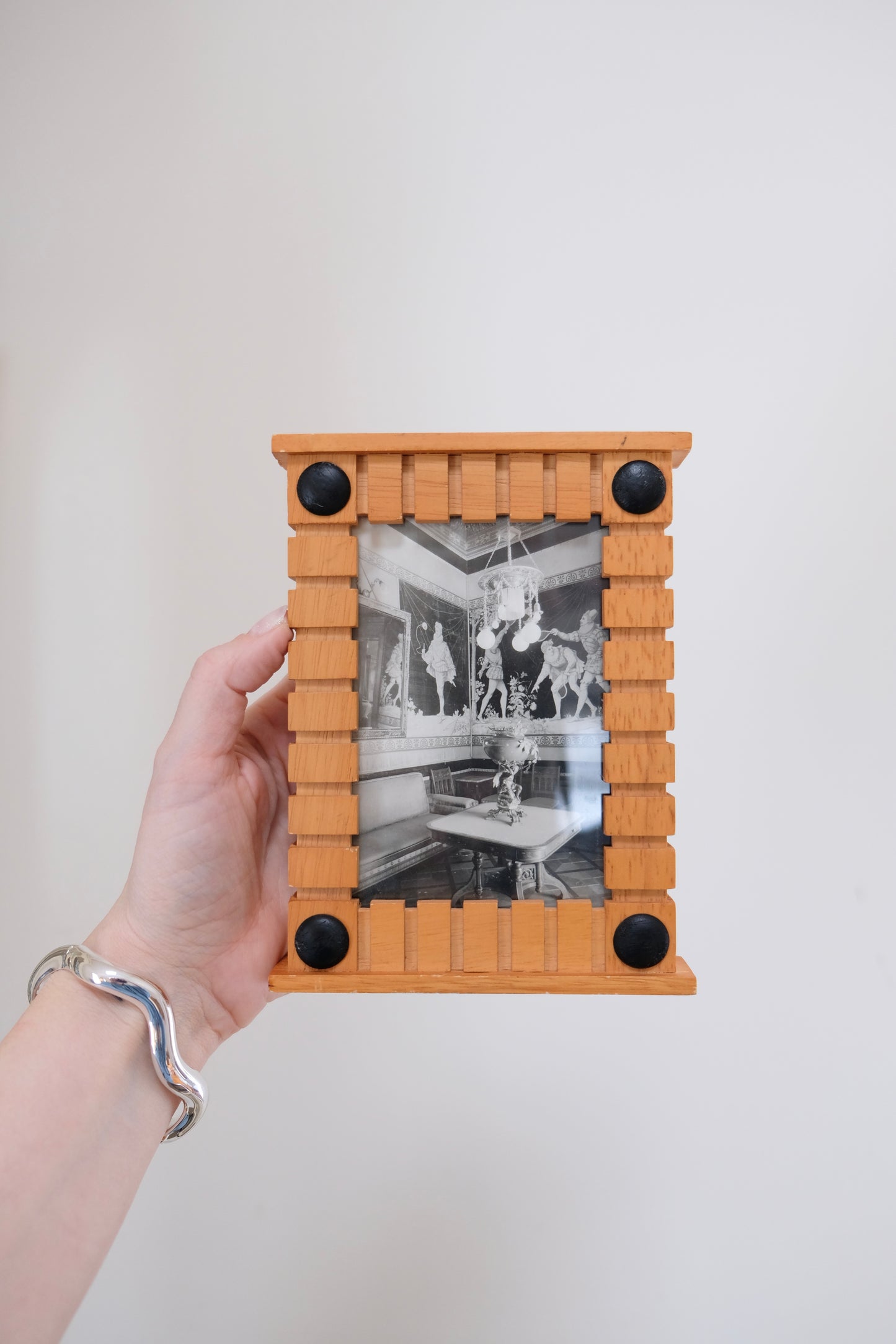 Wooden Ribbed Picture Frame with Kickstand