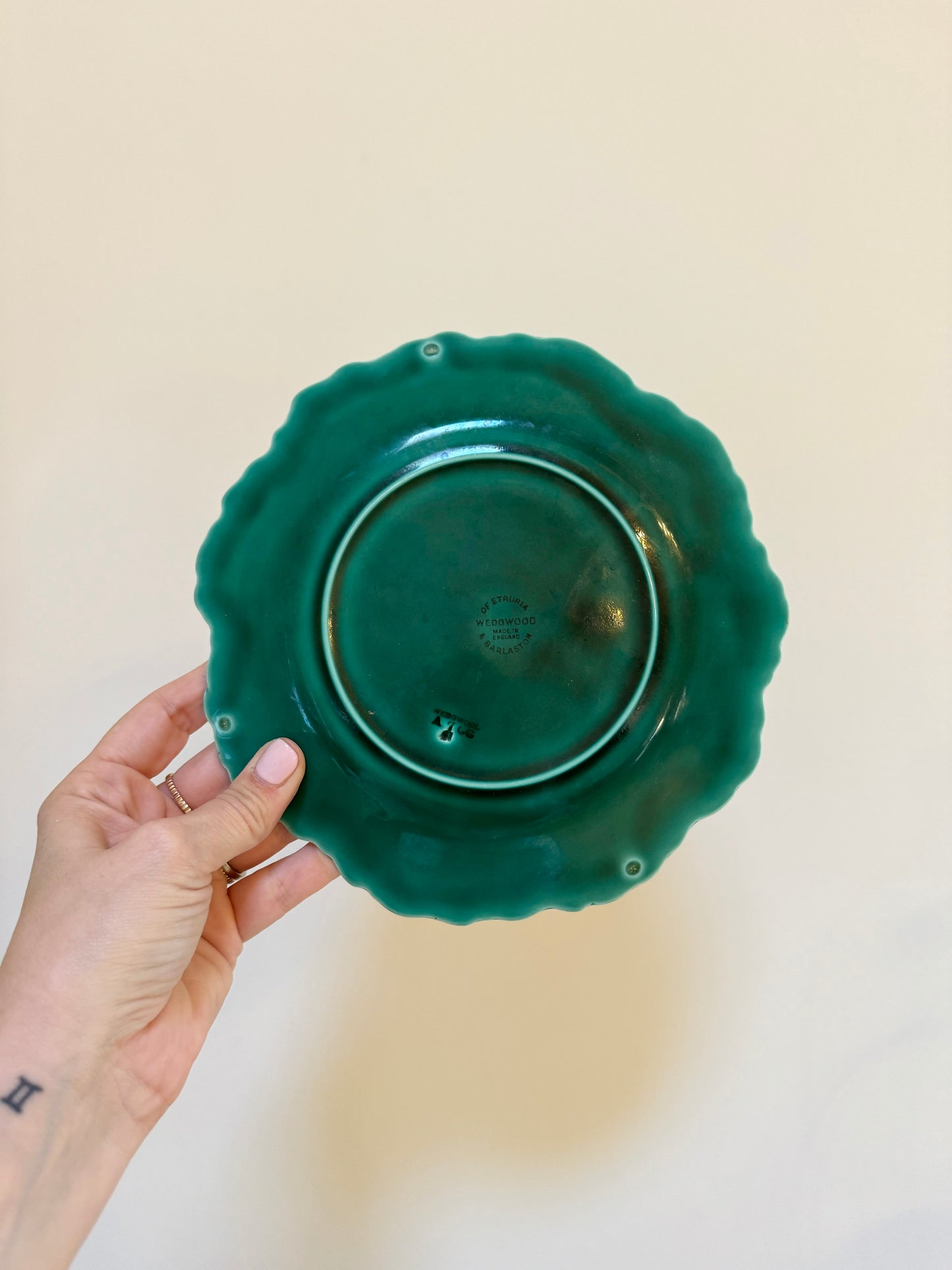 Wedgewood and Barleston of Etruria green 8β Diameter Cabbage Plates