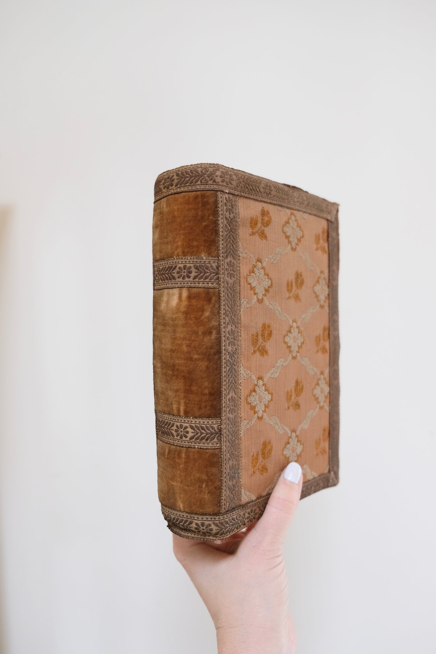 Antique 1909 Samuel Pepys Book