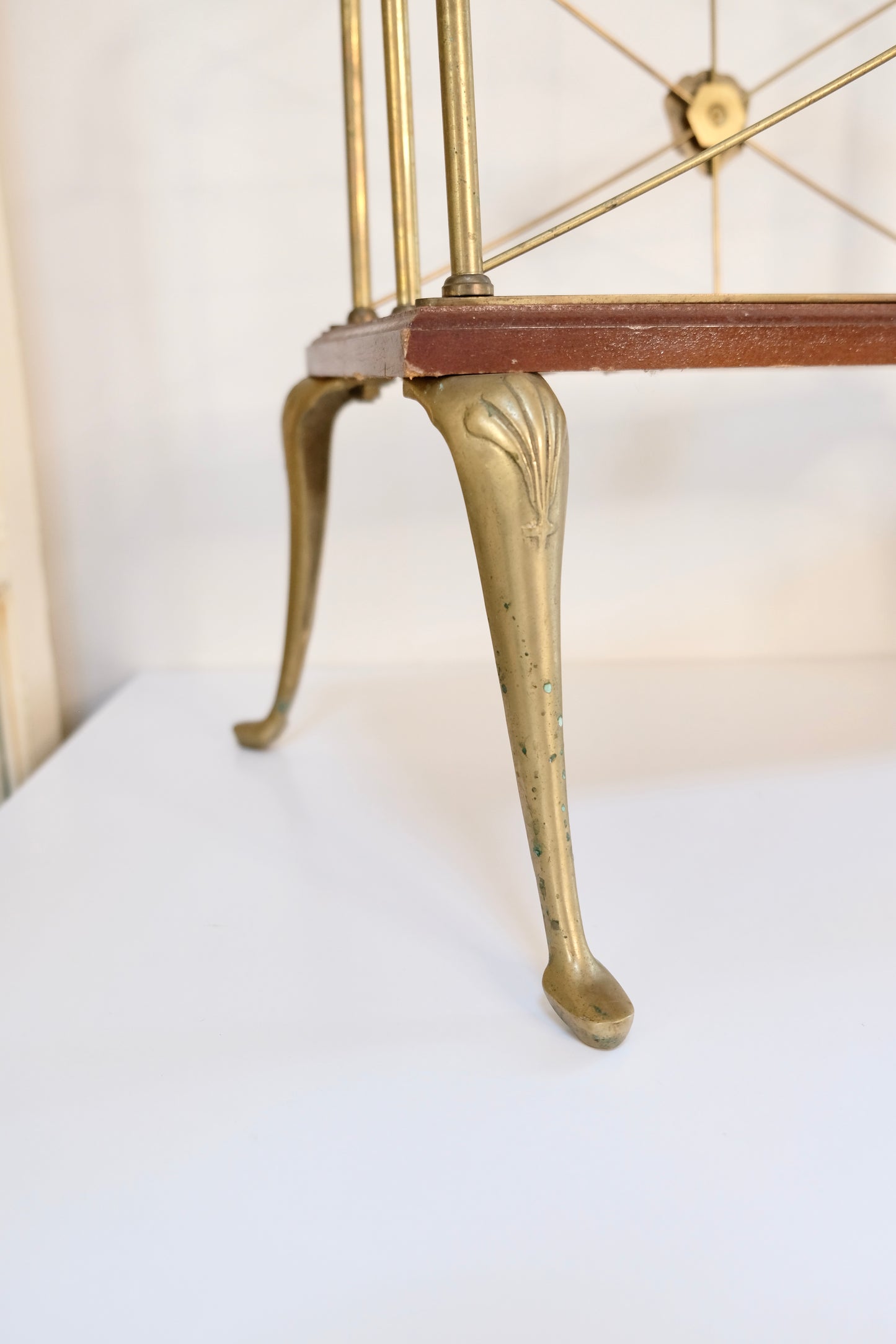 Mid 20th Century Hollywood Regency Brass Shell Magazine Rack