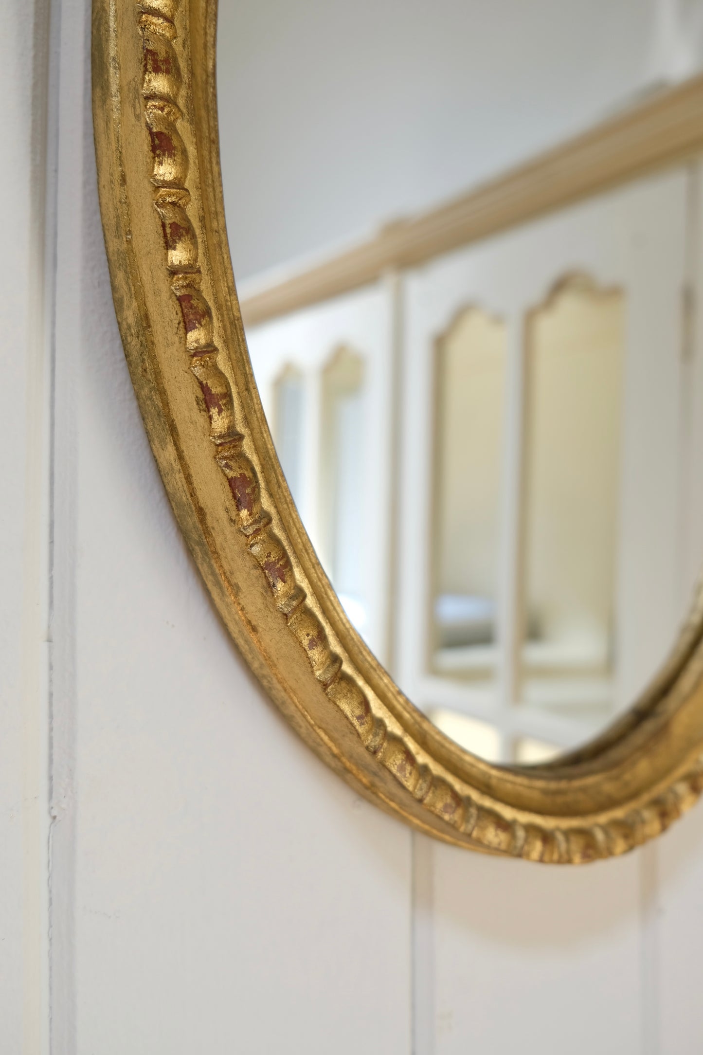 Gorgeous Oval Gilded Mirror