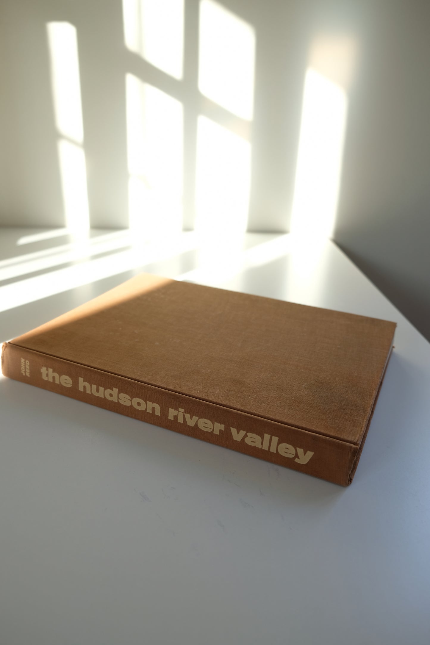 The Hudson River Valley by John Reed (1972)