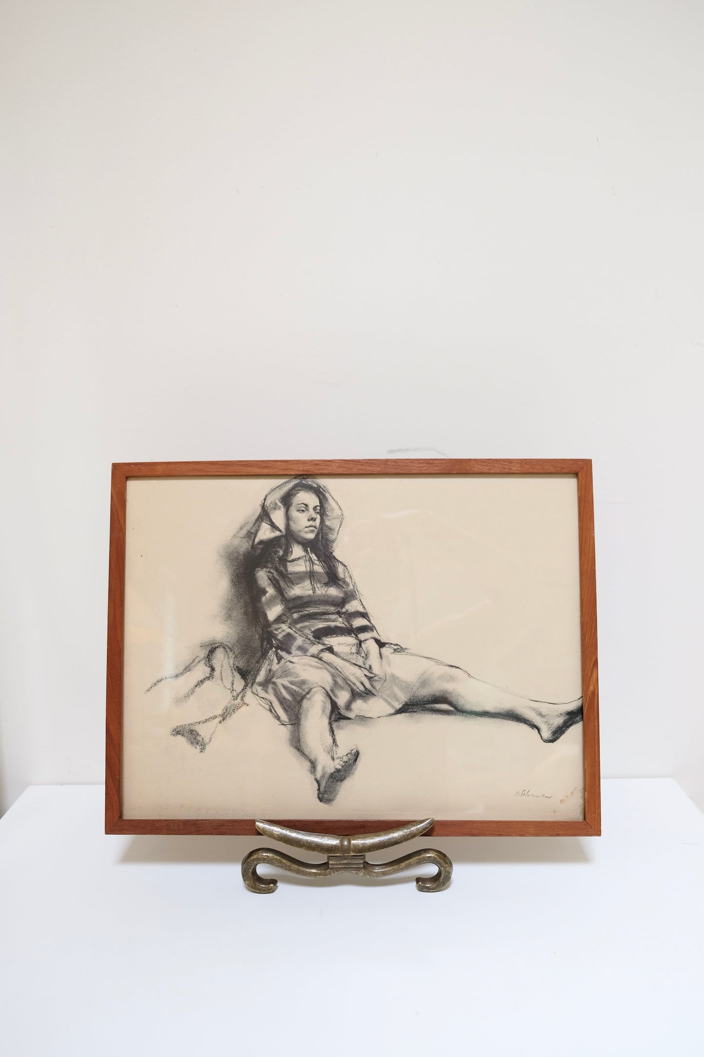 Vintage Charcoal Figure Drawing – Seated Woman