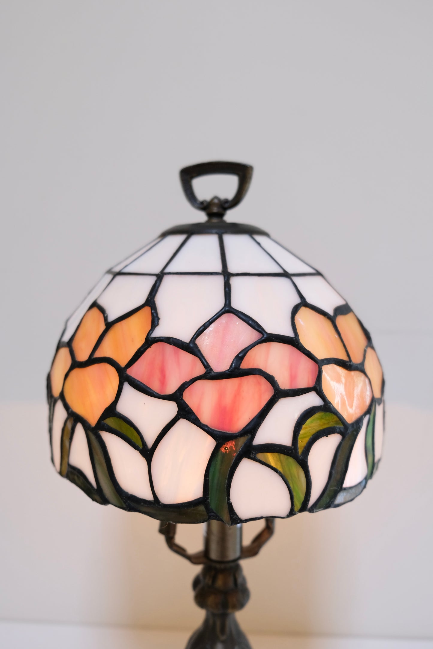Vintage Tiffany-Style Milk Glass Boudoir Lamp