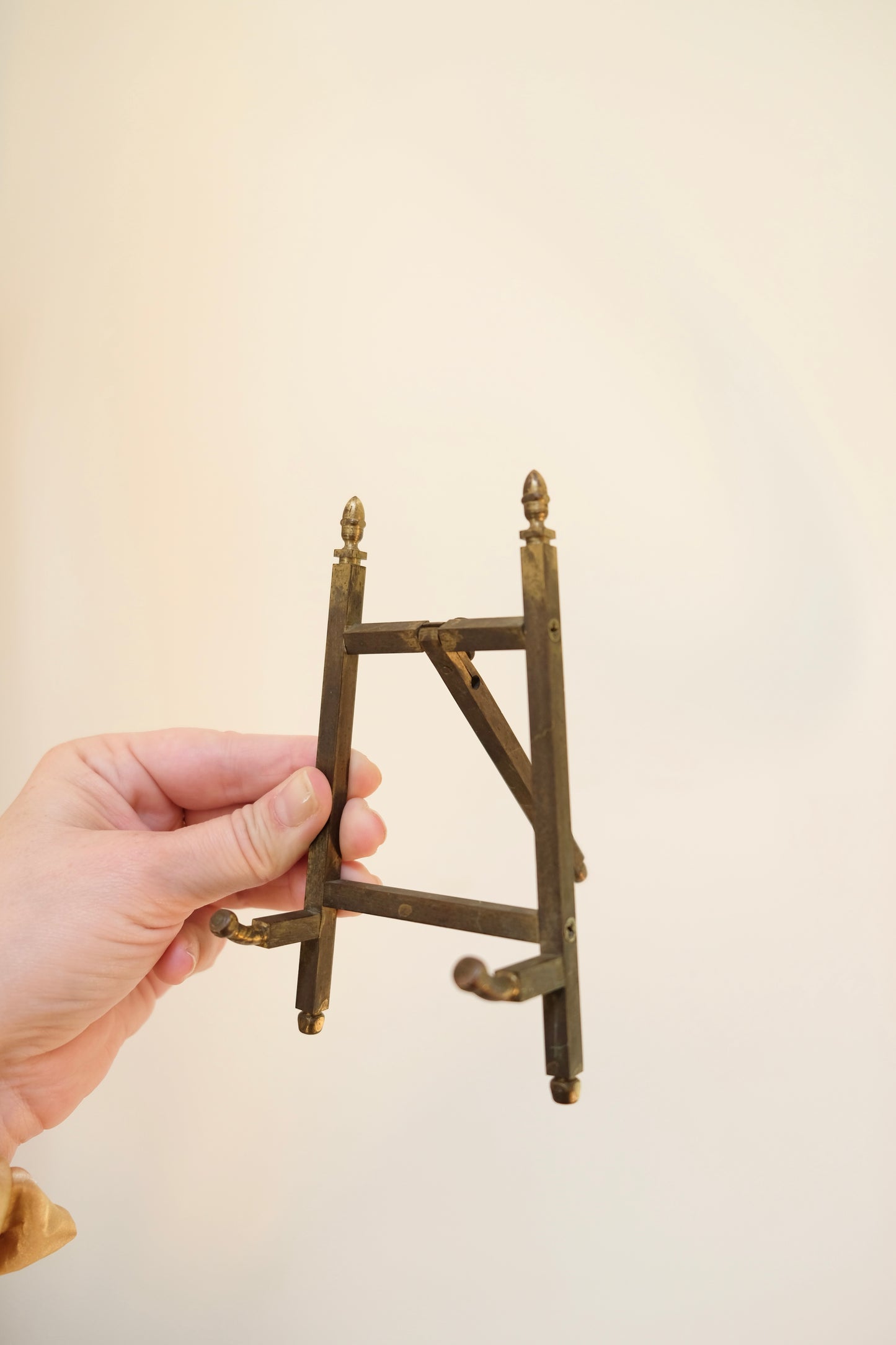 Antique Brass Folding Tabletop Easel with Acorn Finials