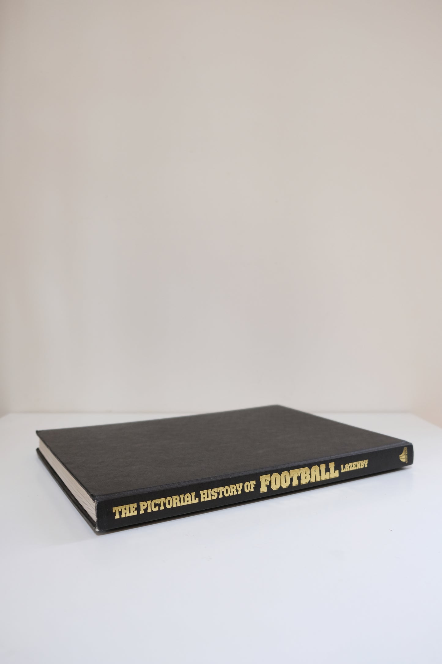 The Pictorial History of Football by Roland Lazenby