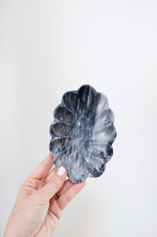 Adorable Black Marble Scalloped Catchall