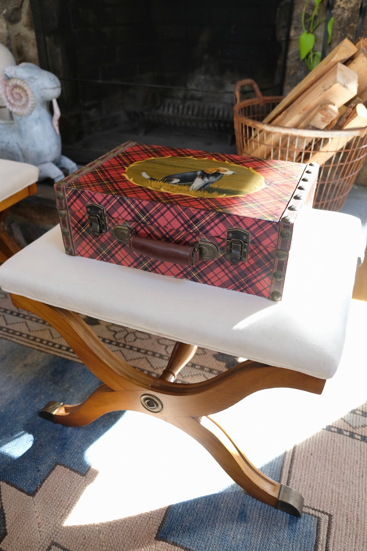 Vintage Hand-Painted Dog Tartan Case with Velvet Interior
