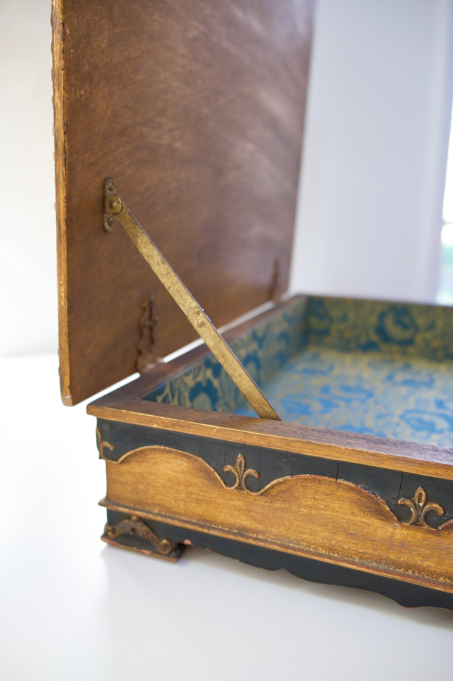 Gorgeous Wooden Floral Lined Box