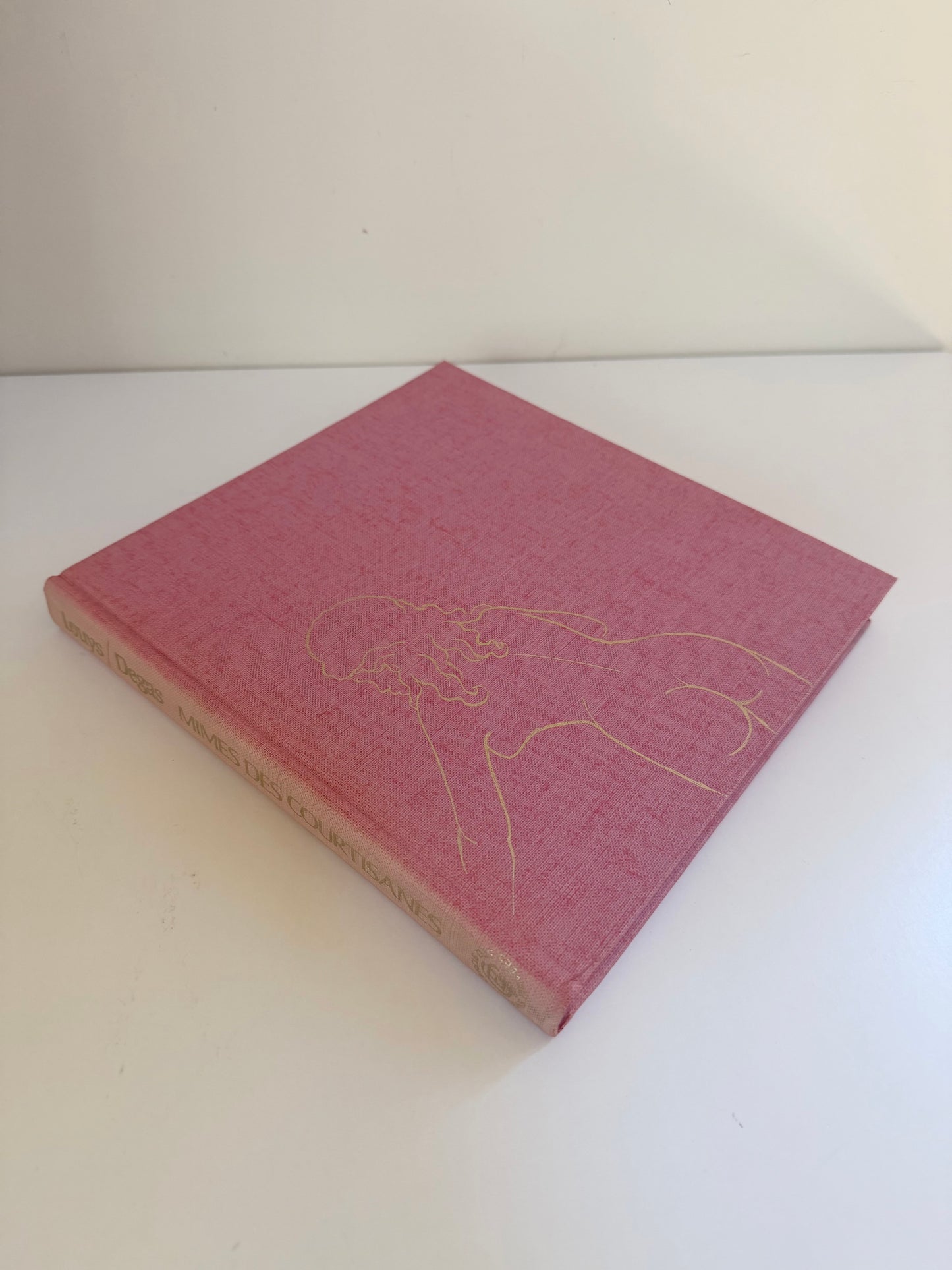 “Mimes des Courtisanes / Dialogues of the Courtesans” by Lucian of Samosata (1967)