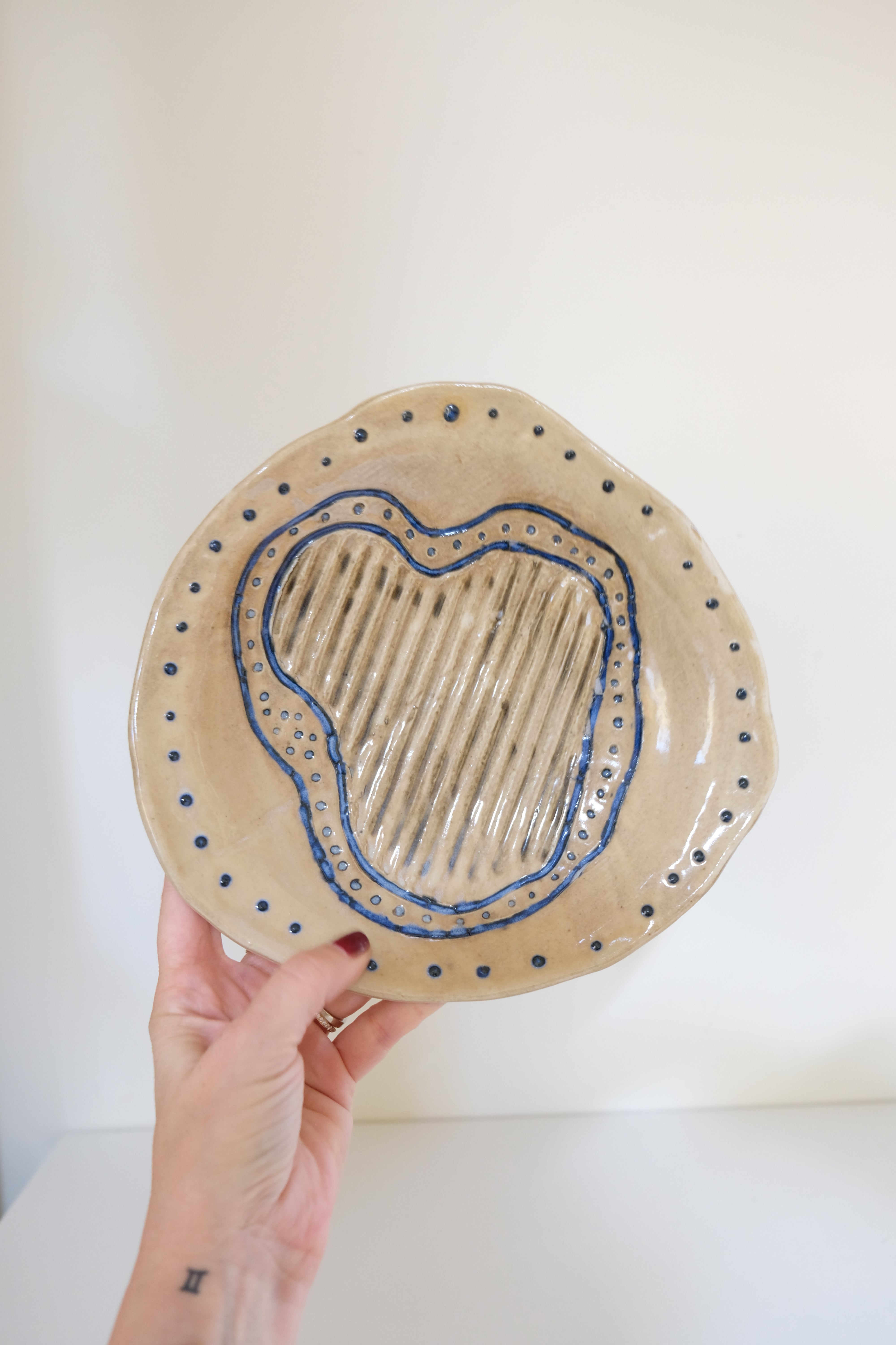 Roro Shell Plate Studio Pottery Plate – RoRo Revival