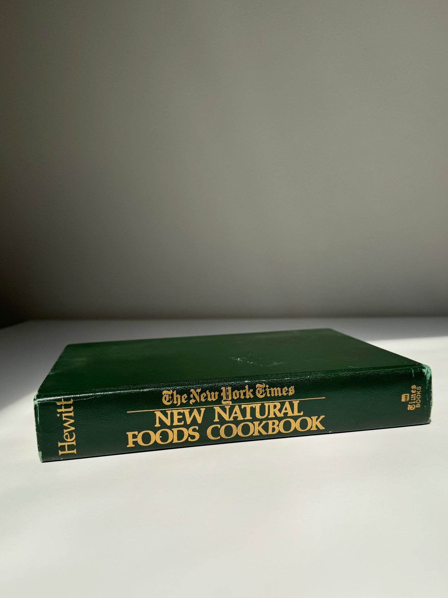 The New York Times New Natural Foods Cookbook. Jean Hewitt. 1982