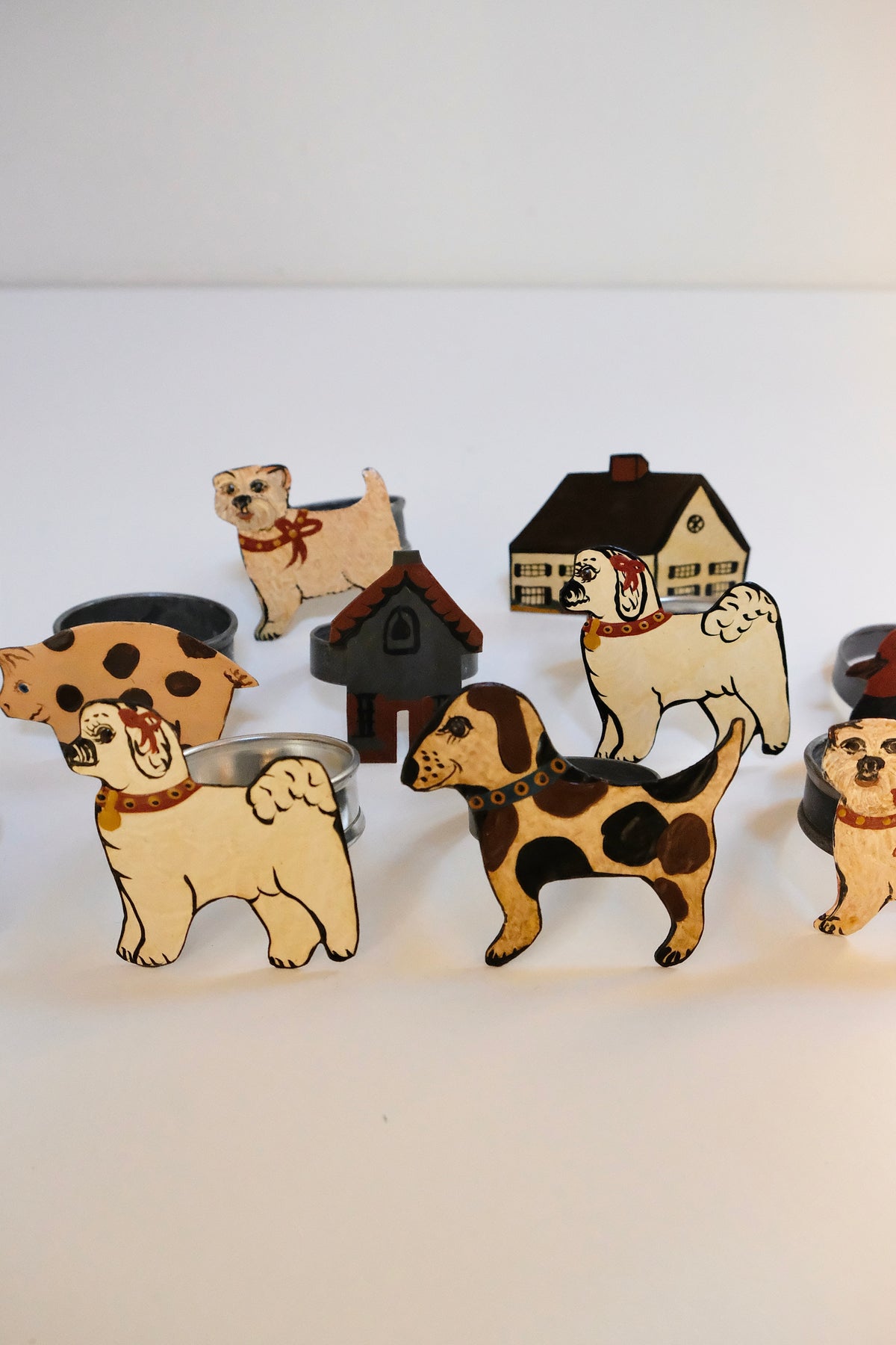 Set of 10 Vintage Folk Art Napkin Rings