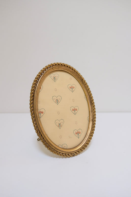 Brass Oval Picture Frame⁠